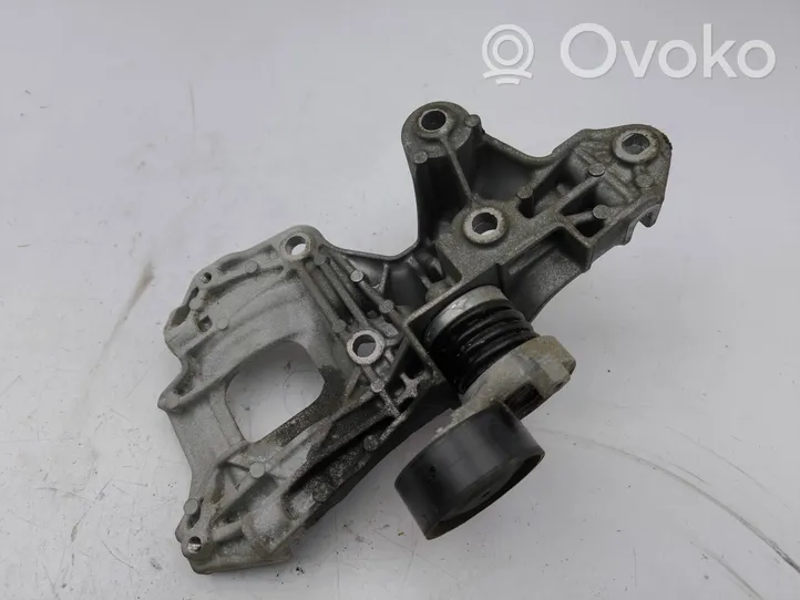 Nissan Qashqai Support de générateur / alternateur 117100072R