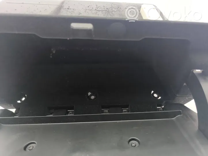 BMW i3 Glove box 9283020