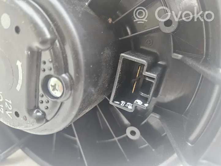 Honda CR-V Lämmittimen puhallin 