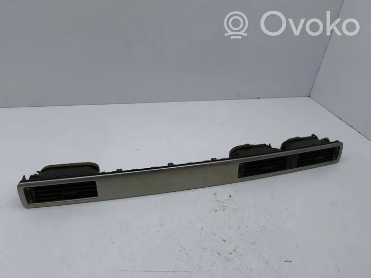 Volvo V70 Griglia di ventilazione centrale cruscotto 30643315