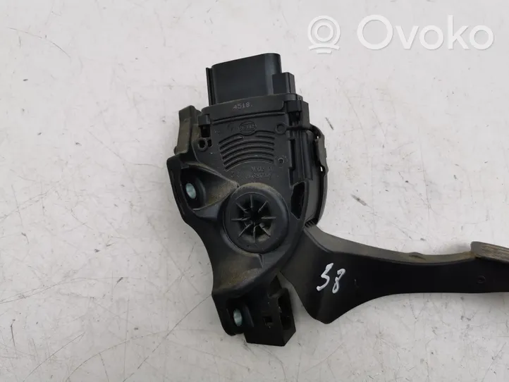 Volvo V70 Accelerator throttle pedal 6G929F836CD