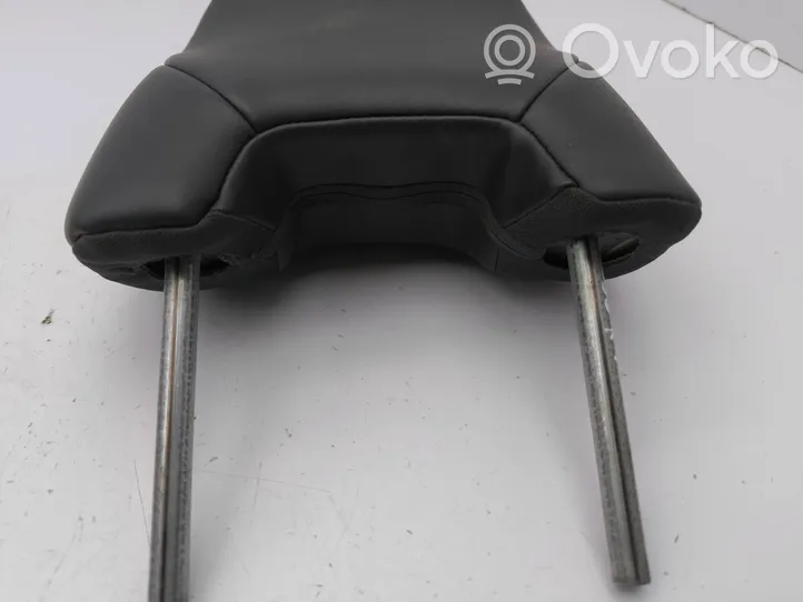 Volvo V70 Front seat headrest 