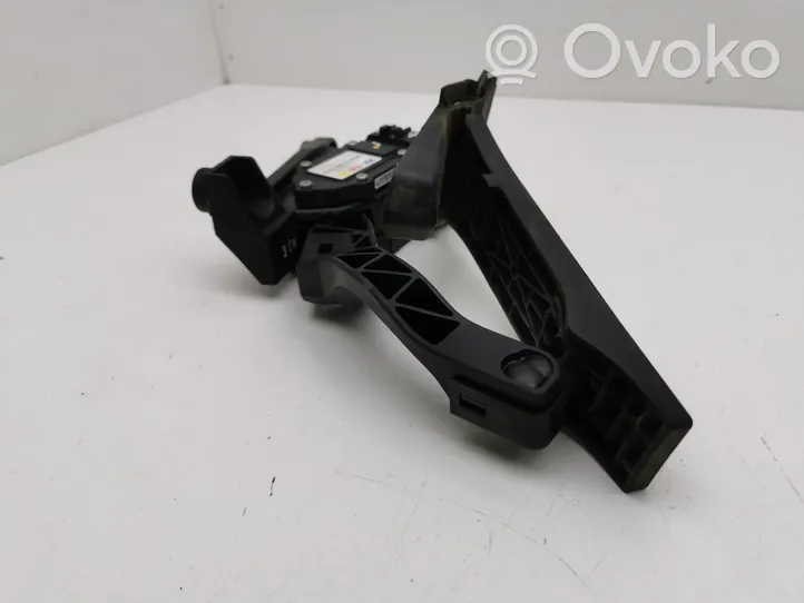 Hyundai i40 Accelerator throttle pedal 327272T900