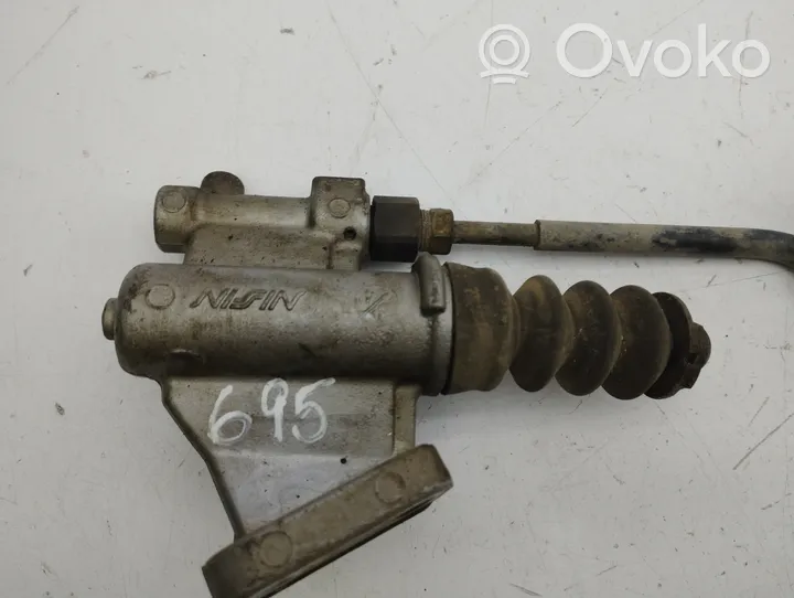 Honda CR-V Clutch slave cylinder 