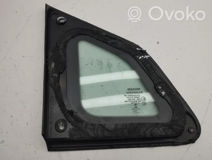 Nissan Qashqai Fenêtre latérale avant / vitre triangulaire 833124EA0A