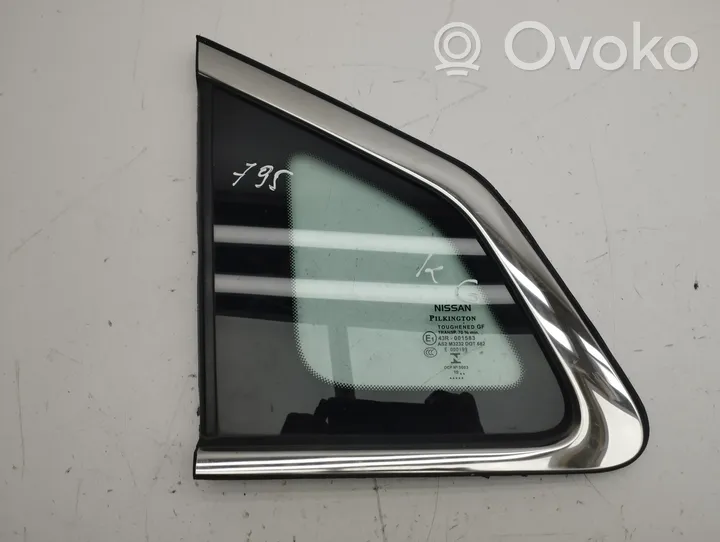 Nissan Qashqai Fenêtre latérale avant / vitre triangulaire 833134EA0A