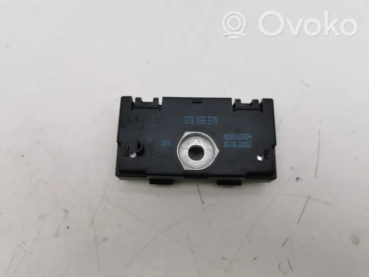 Audi A1 Antenas pastiprinātājs 8T8035570