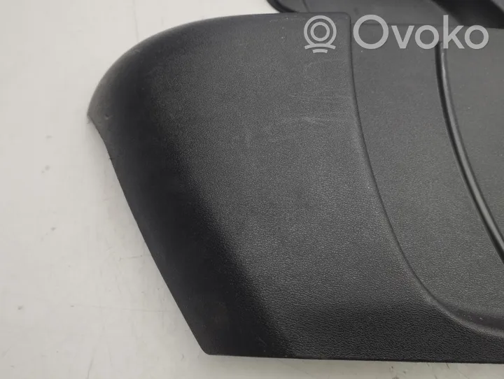 Nissan Qashqai Moldura del asiento L0320010