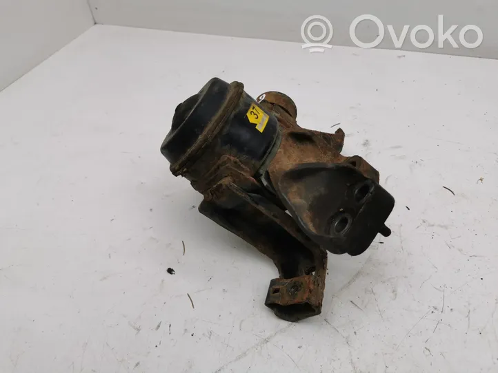 Toyota Yaris Engine mount bracket 