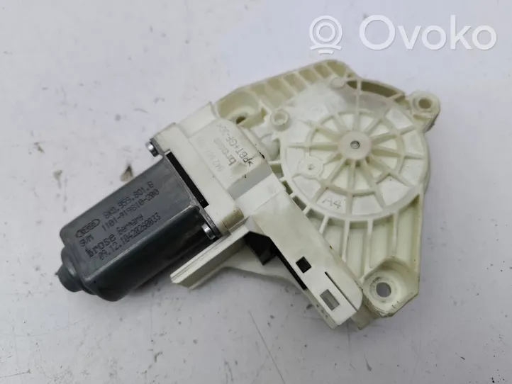 Audi A7 S7 4G Moteur de lève-vitre de porte avant 8K0959801B