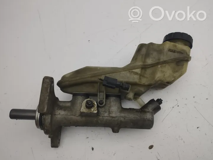 Toyota Corolla E120 E130 Główny cylinder hamulca 744712514