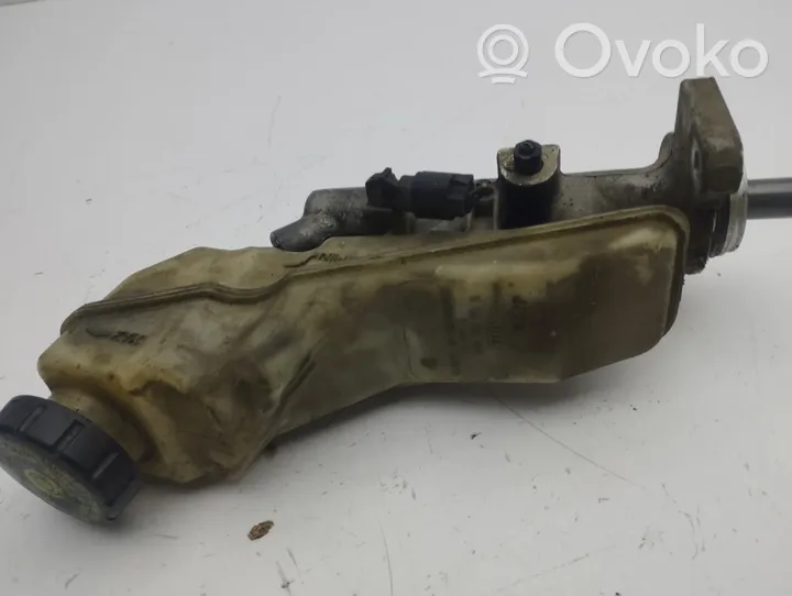 Toyota Corolla E120 E130 Główny cylinder hamulca 744712514