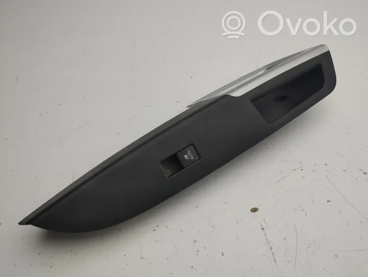 Opel Antara Rear door handle trim 201005550