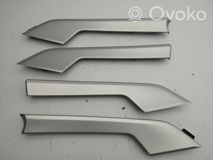 Audi A5 Set di rivestimento del pannello della portiera 8W0867409