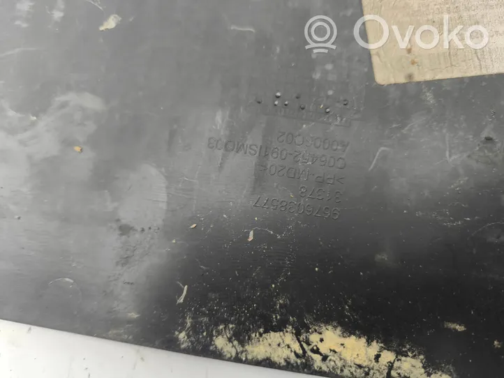 Citroen C4 II Picasso Moldura embellecedora del gancho del capó/tapa del motor 9676038577