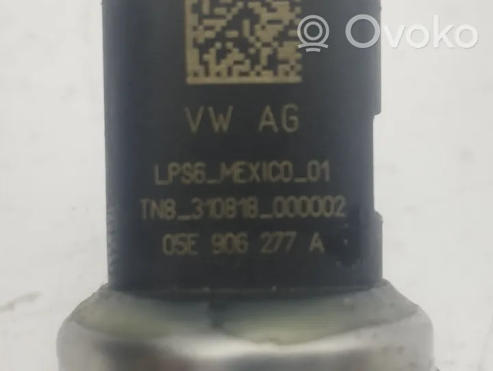 Volkswagen T-Roc Sensor de presión del aceite 05E906277A