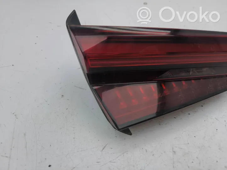 Audi A5 Lampy tylnej klapy bagażnika 8W6945093H