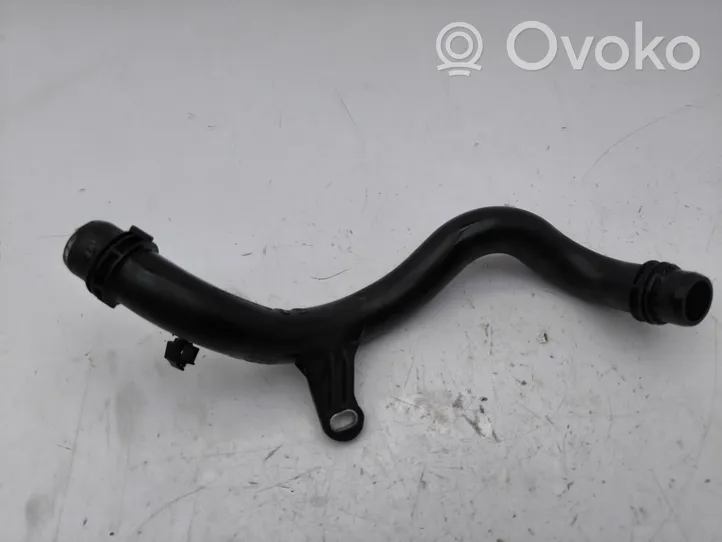 Audi A5 Tubo flessibile del liquido di raffreddamento del motore 04L121071G