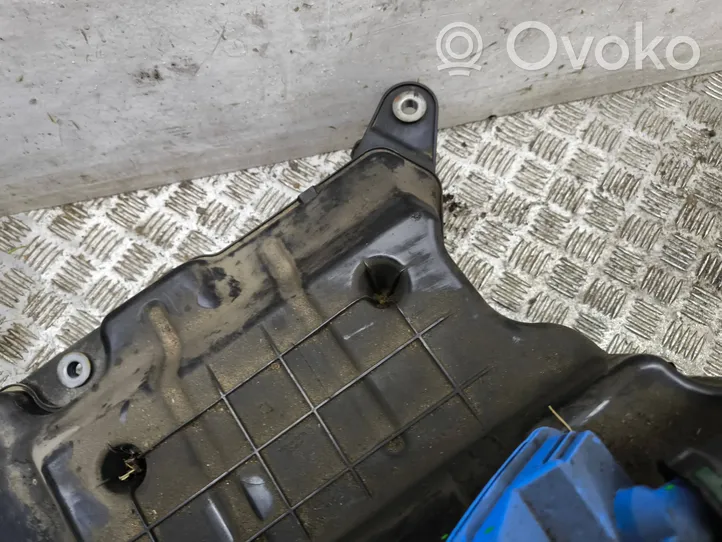 Audi A5 Réservoir de fluide AdBlue 8W0131878AL