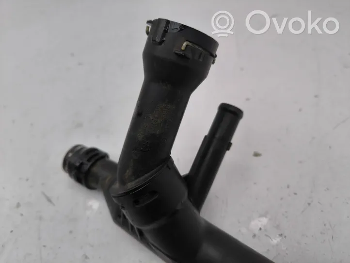 Audi A5 Tubo flessibile del liquido di raffreddamento del motore 04L121026R