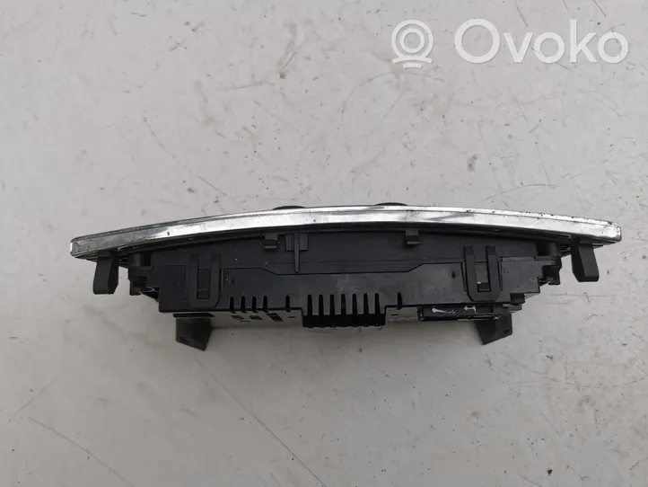 Mercedes-Benz C W203 Panel klimatyzacji A2038301785