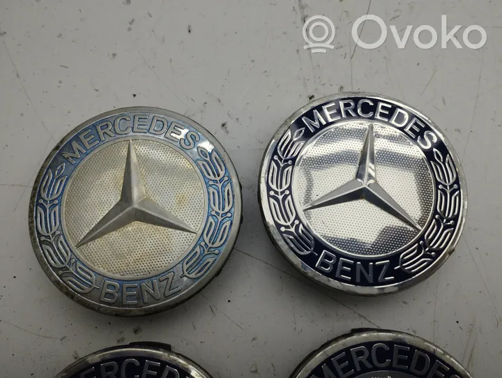 Mercedes-Benz C W203 Borchia ruota originale A1714000025