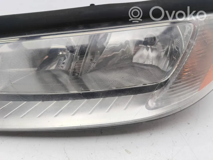 Volvo S80 Lampa przednia 31214353