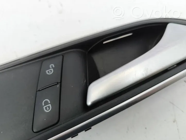 Mercedes-Benz B W246 W242 Klamka wewnętrzna drzwi przednich A2467201448