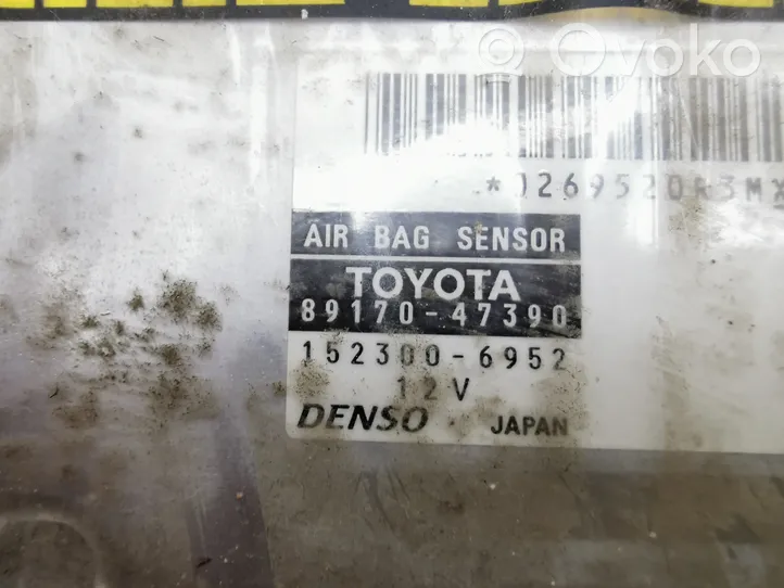 Toyota Prius (XW20) Turvatyynyn ohjainlaite/moduuli 8917047390