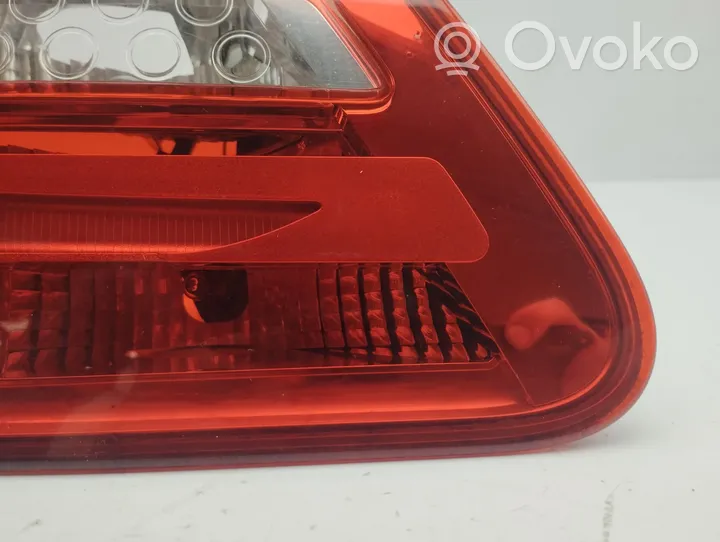 Mercedes-Benz B W246 W242 Aizmugurējais lukturis pārsegā A2469066300