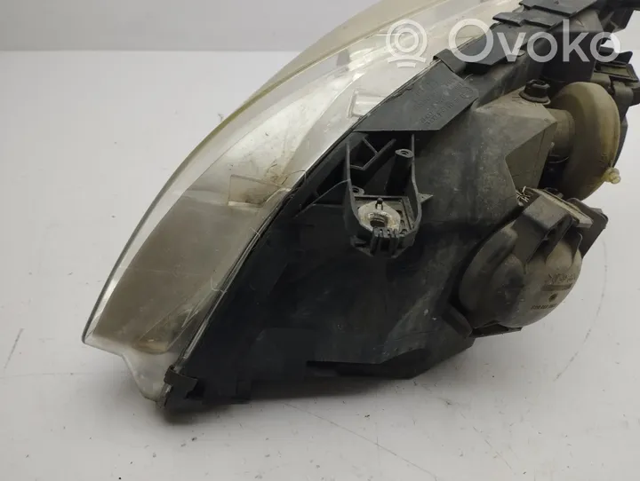 Mercedes-Benz B W245 Lampa przednia A1698201816