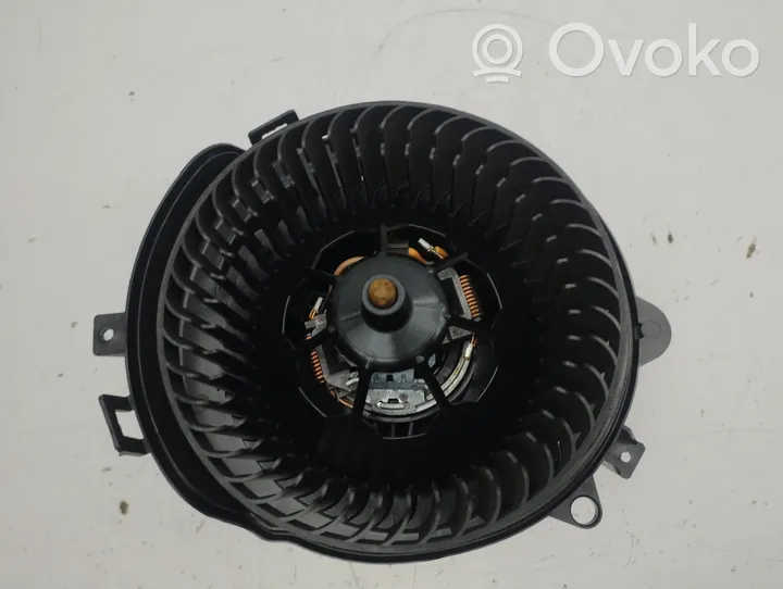 Volkswagen Golf VIII Ventola riscaldamento/ventilatore abitacolo 5Q2819021C