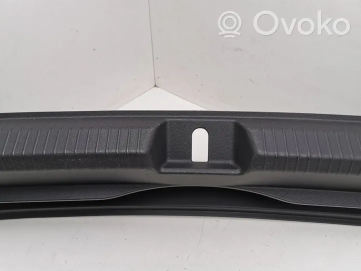 Volkswagen Golf VIII Protection de seuil de coffre 5H6863459B