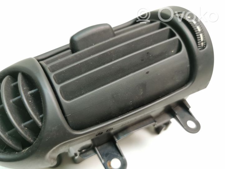 Mercedes-Benz CLC CL203 Copertura griglia di ventilazione laterale cruscotto A2038300554