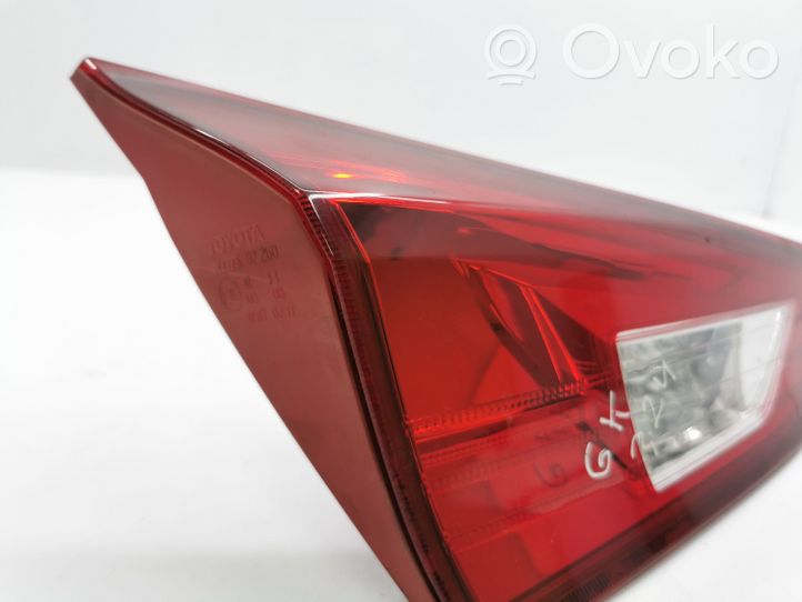 Toyota Auris E180 Lampy tylnej klapy bagażnika 02260