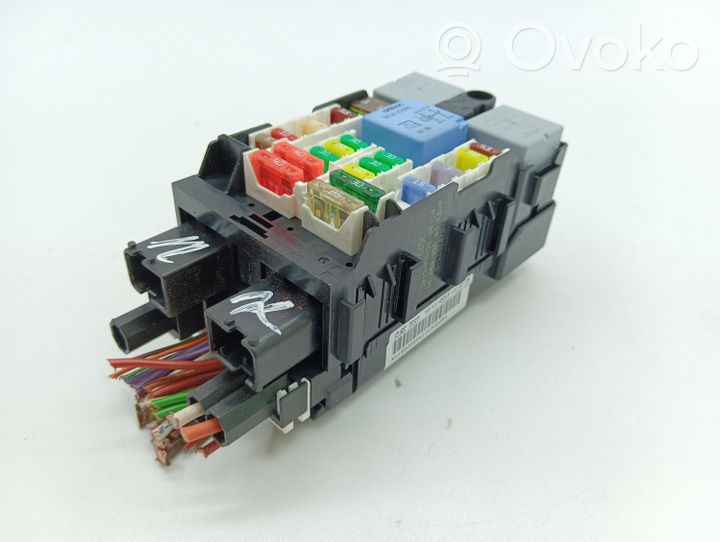 Citroen C4 II Picasso Module de fusibles 9665492680