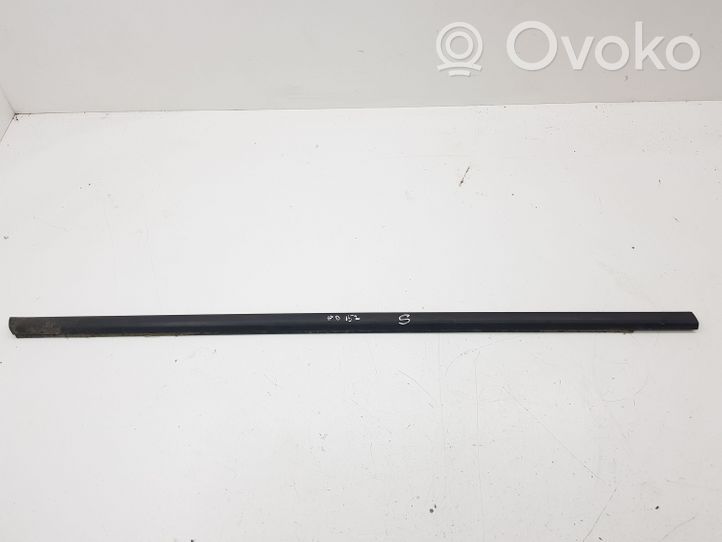 Volvo V70 Rivestimento modanatura del vetro della portiera anteriore 