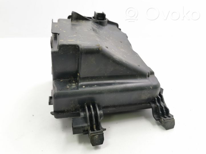 Citroen C4 II Picasso Module de fusibles 9674675280