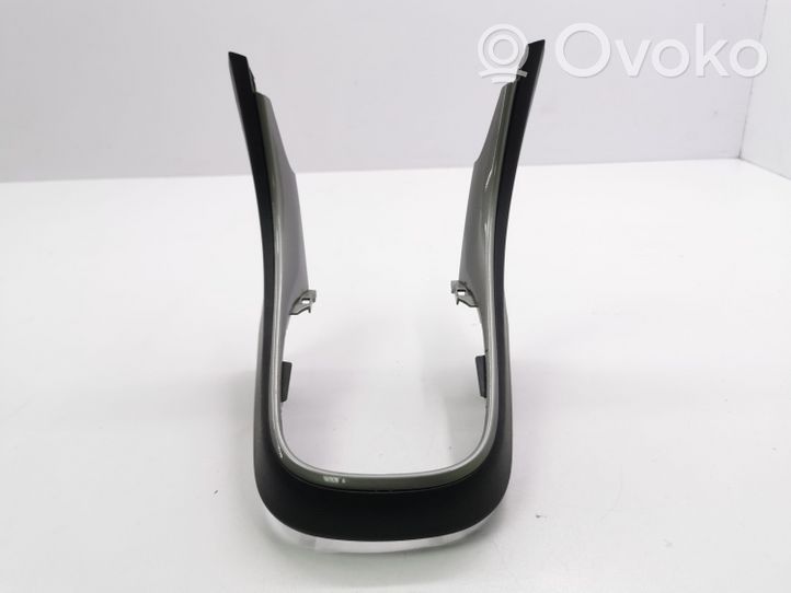 Chevrolet Trax Rivestimento in plastica cornice della leva del cambio AVF67255