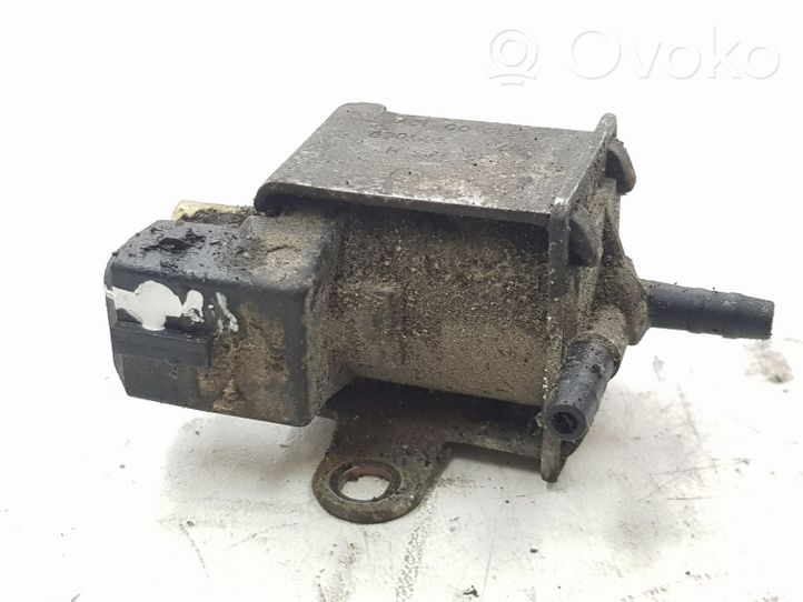 Volkswagen PASSAT B5 Vacuum valve 026906283H