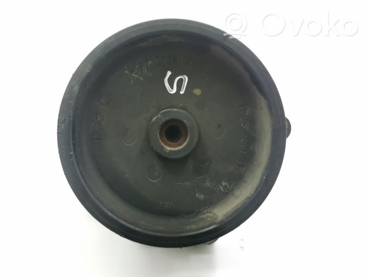 Mercedes-Benz R W251 Ohjaustehostimen pumppu A0044668301