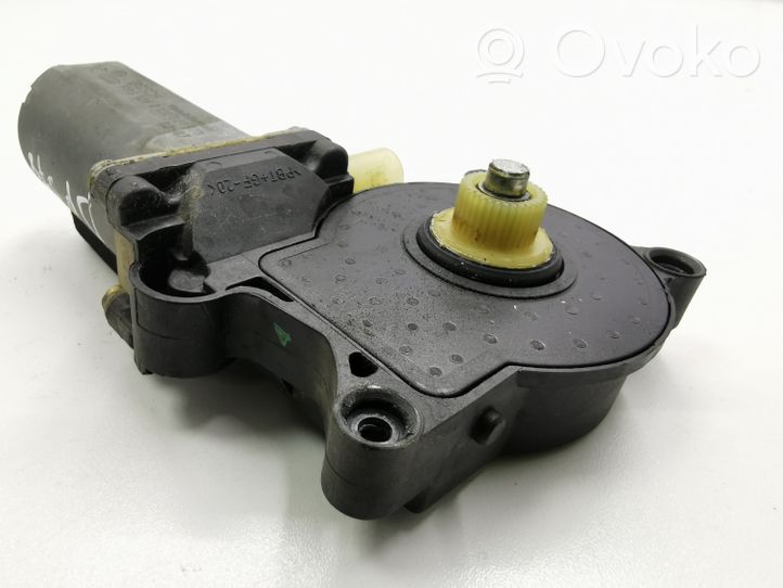 BMW 3 E46 Moteur de lève-vitre de porte avant 0130821923