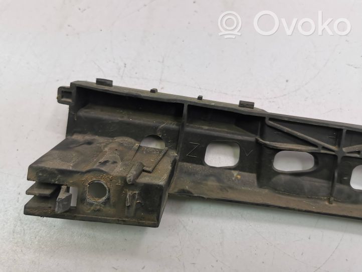 Mazda CX-7 Staffa di rinforzo montaggio del paraurti anteriore EH4450161