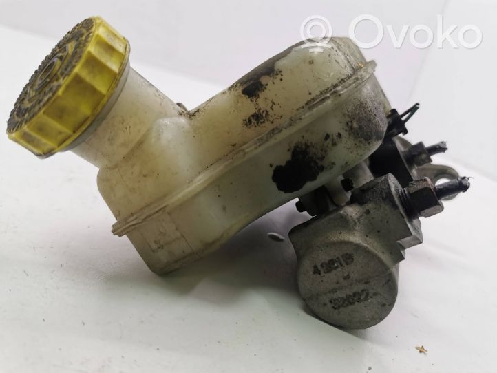 Chrysler Voyager Master brake cylinder P04721154AB