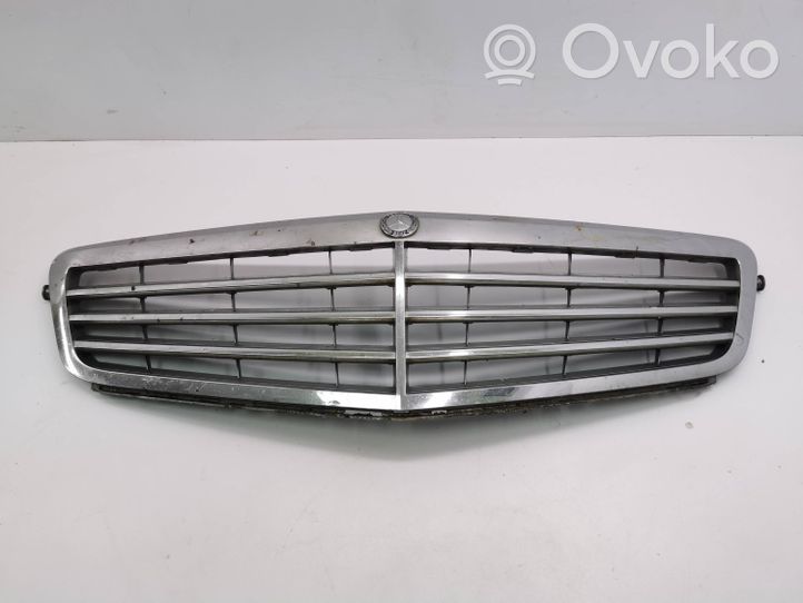 Mercedes-Benz C W204 Maskownica / Grill / Atrapa górna chłodnicy 