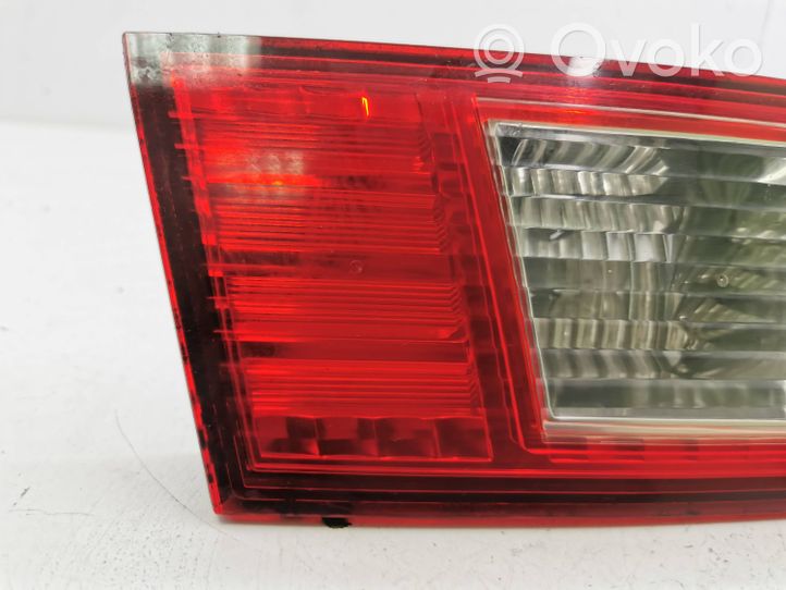 Honda Accord Lampy tylnej klapy bagażnika P7479L