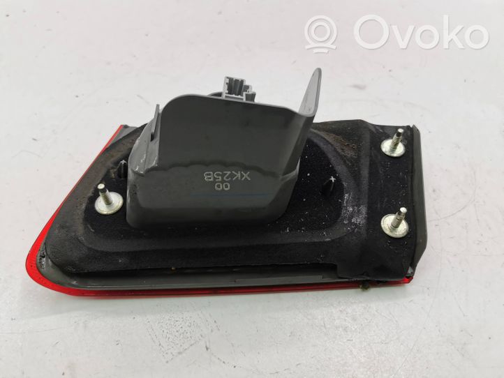 Honda Accord Lampy tylnej klapy bagażnika P7479L