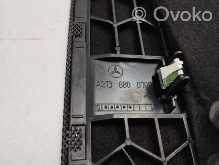 Mercedes-Benz E W213 Kojelaudan keskiosan kaiuttimen suoja A2136800707