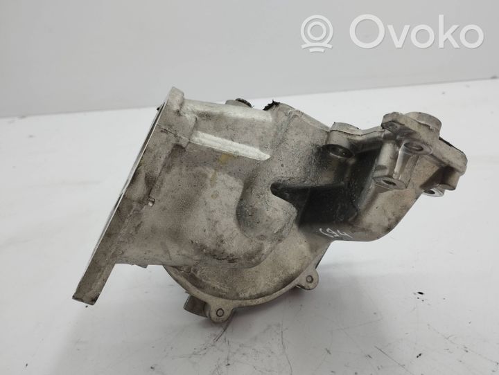 Mercedes-Benz E W213 Pompe de circulation d'eau A6542002300