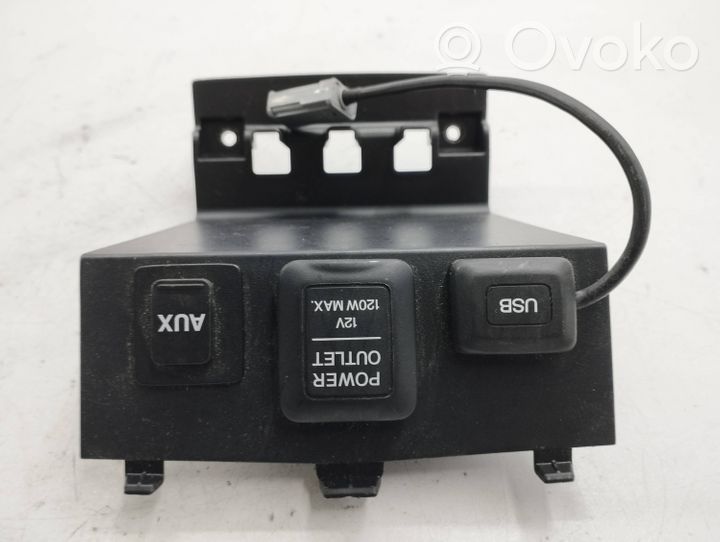 Honda Civic IX Connecteur/prise USB 83407TN1E51